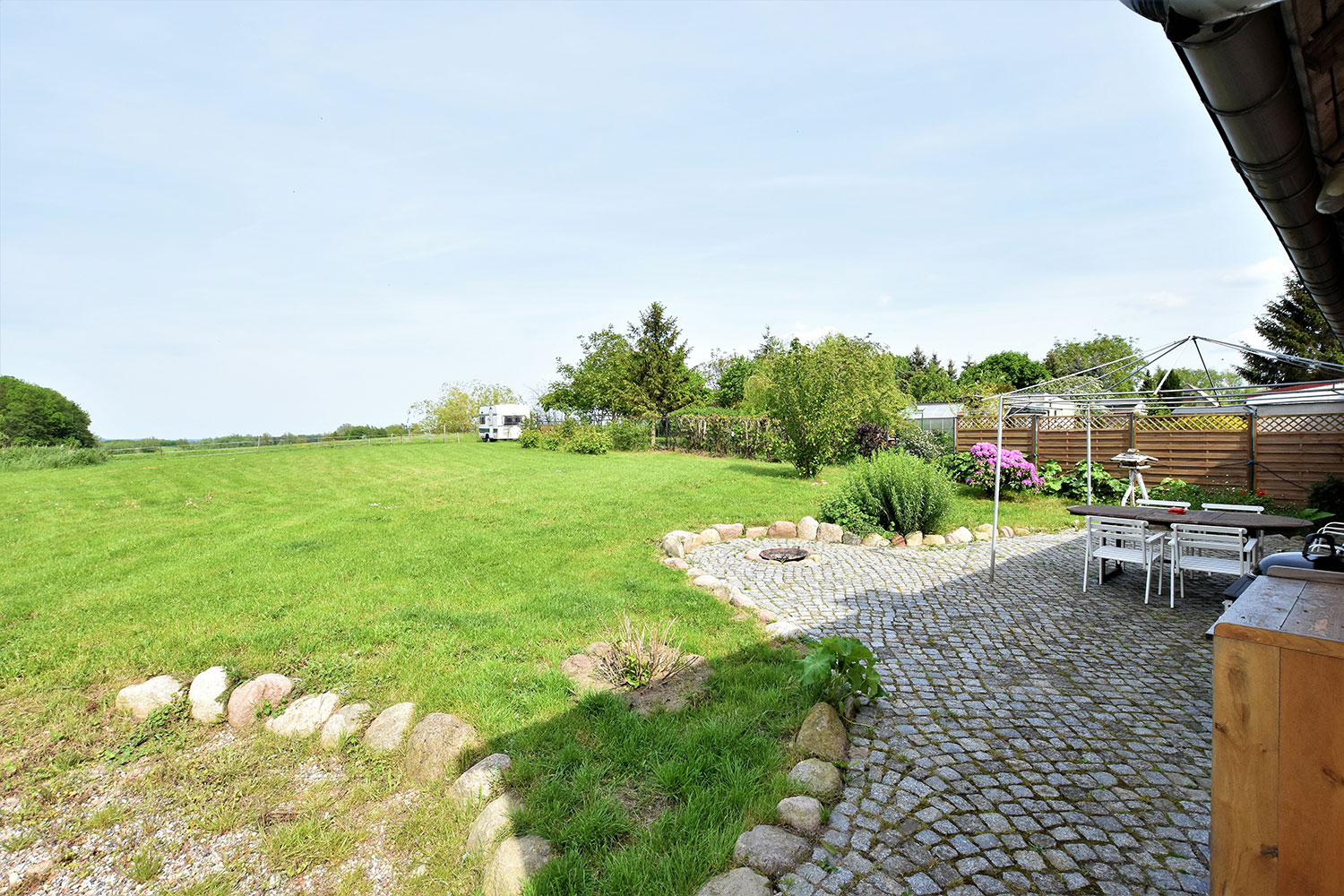 ferienhaus-am-salzhaff-seegang-garten
